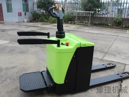 米兰体育在线登录_米兰体育（中国）
机械提醒：电瓶搬运车的日常维护